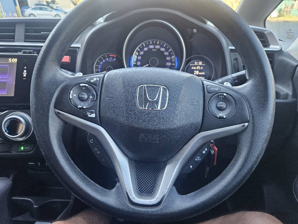 2015 Honda jazz vtec automatic low kms10.jpg